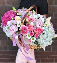 Цветочная композиция из Розы, Хризантемы, Пионы и Лизиантусы в корзине #REPLACE_PRED# Червлённой-Узловой