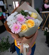 Букет цветов из:  Герберы, Розы и Хризантемы в Червлённой-Узловой