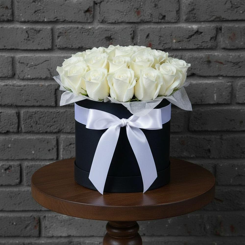 Цветочная композиция из Розы в шляпной коробке в Червлённой-Узловой