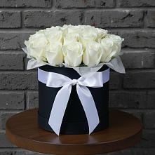 Цветочная композиция из Розы в шляпной коробке в Червлённой-Узловой